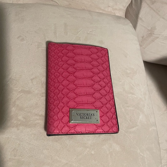 Victoria's Secret Pink Passport Holder/Wallet - Picture 3 of 6